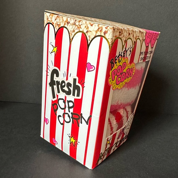 ♥️🍿♥️ Betsey Johnson 3 pack plushy fluffy crew socks in a popcorn box - Picture 3 of 7